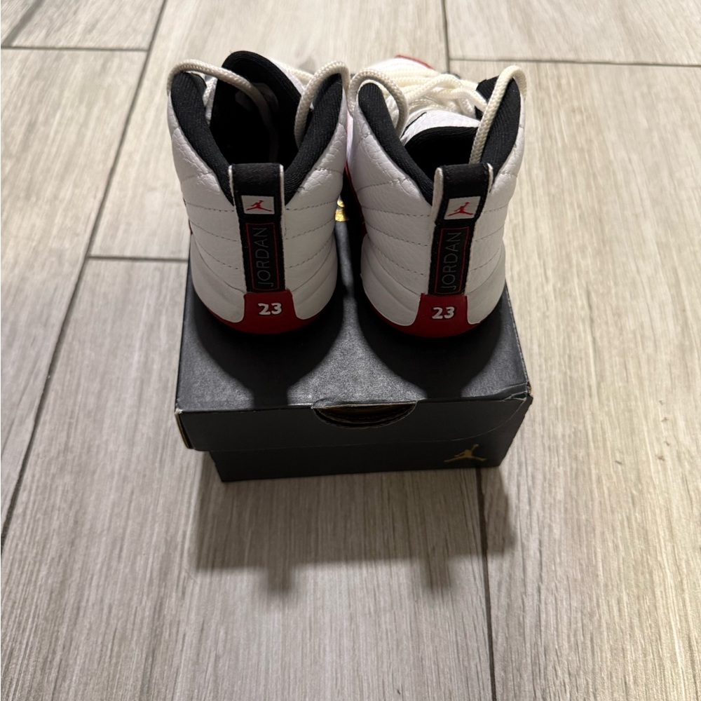 Jordan Retro 12 - Picture 4 of 7